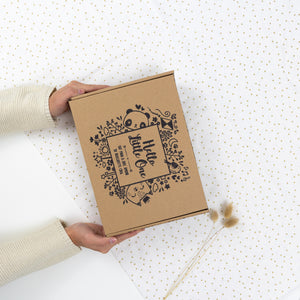 Box bébé cadeau personnalisée fait main Roselayette Créa couverture et lange brodé prénom